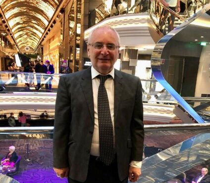 Farley-Shelkin-Travelfinders